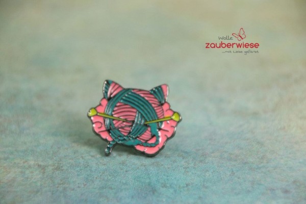 Emaille Pin Wolle Katze pink