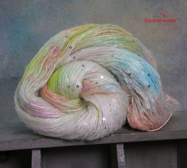 märchenhaft, Pailletten Flauschgarn 390m, 100g