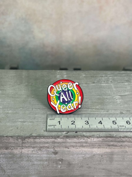 Emaille Pin Queer all year