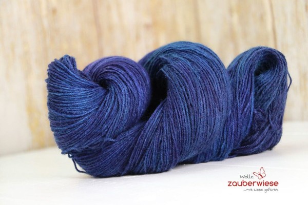 lila truft blau aus Corriedale Wolle