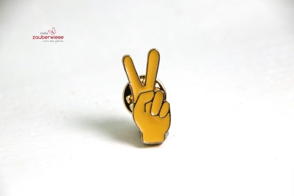 Emaille Pin hand victory