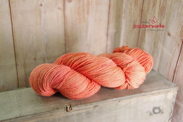 Lachs, 4-fach Sockenwolle 400m, mulesingfrei