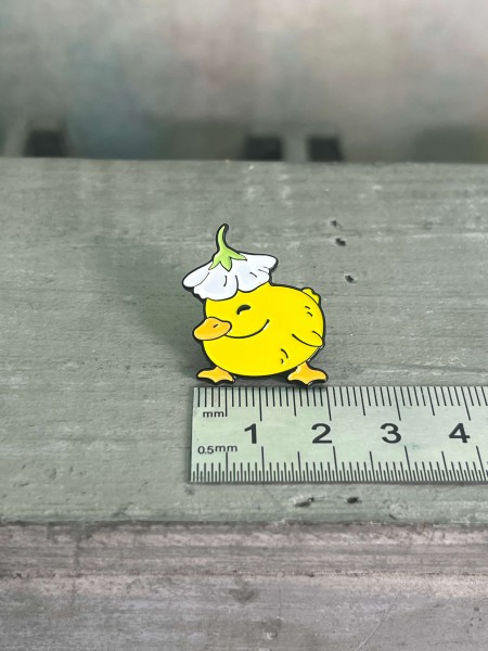 Emaille Pin Küken Blume
